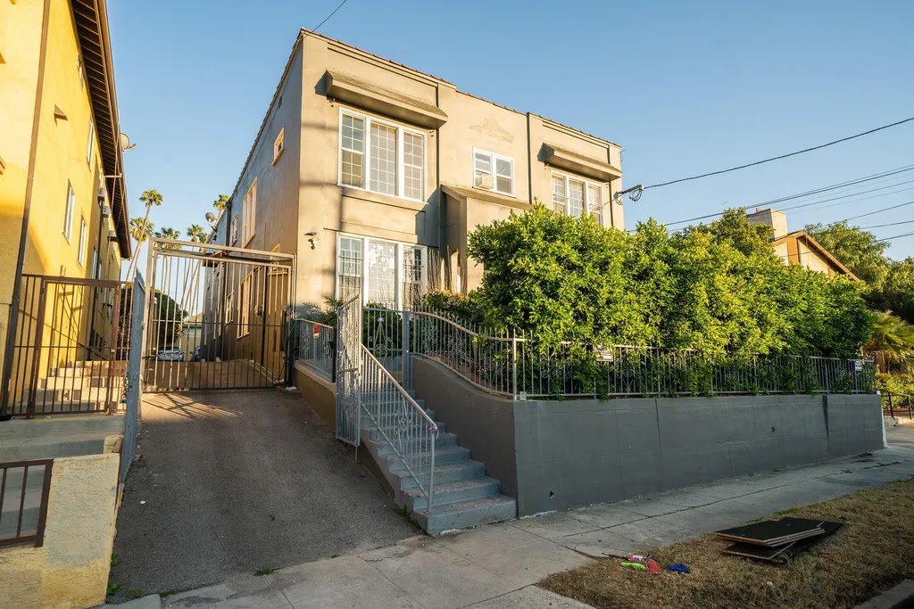 132 South Mountain View Avenue - 132 1/2