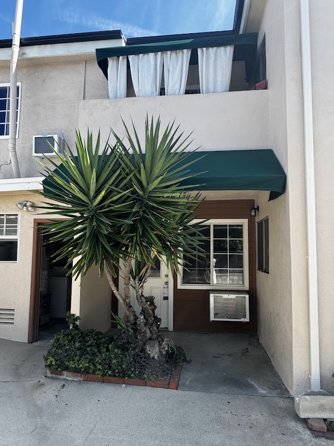 3055 Foothill Boulevard #11